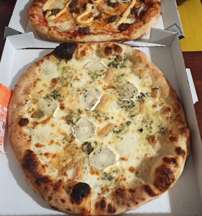 Camion Divina Pizza (mardi Dolo, Jeudi St Igneuc, Vendredi La Poterie, Samedi Landehen), Pizzas à Emporter à Jugon-les-Lacs - Commune nouvelle