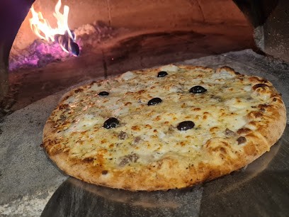 Pizza du stade chez Lise au feu de bois, Pizzeria à Rougiers