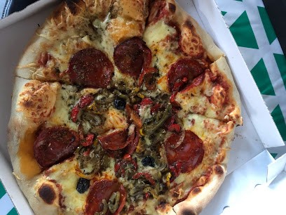 Pizz Bull (distributeur), Pizzeria à Saint-Jean-Saint-Nicolas