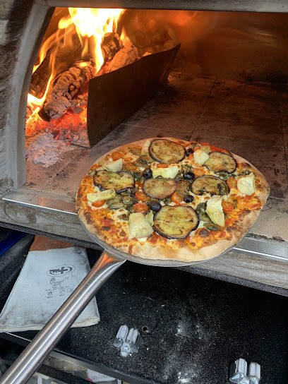 Camion à Pizza Four À Pizz’, Pizzas à Emporter à Beure