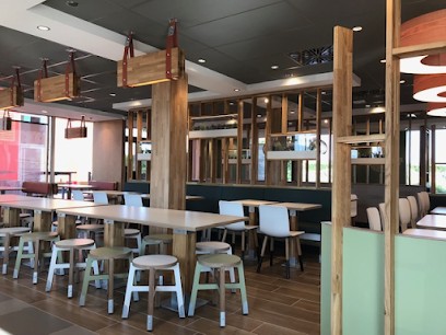 McDonald's, Pizzeria à Roques