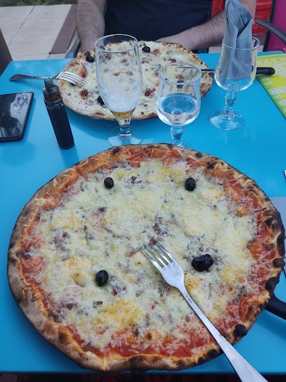 EMMACLESSOLO, Pizzeria à Saint-Privat-des-Vieux