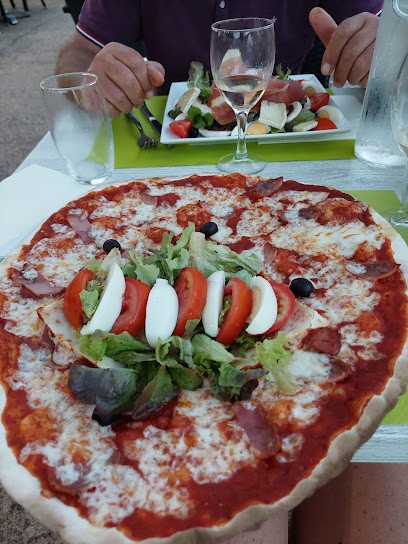 A Saliva, Pizzeria à Peri