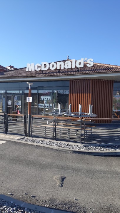 McDonald's, Pizzeria à Ségny
