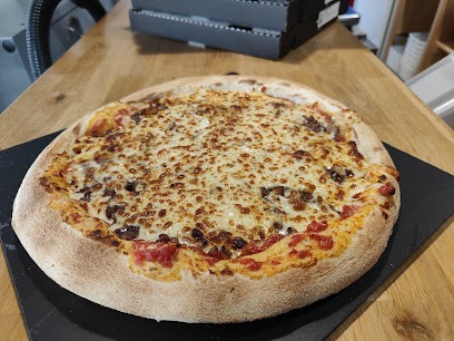 Distributeur 24/24 7/7 Pizzas Artisanales La Pause Gourmande 23, Pizzas à Emporter à Évaux-les-Bains