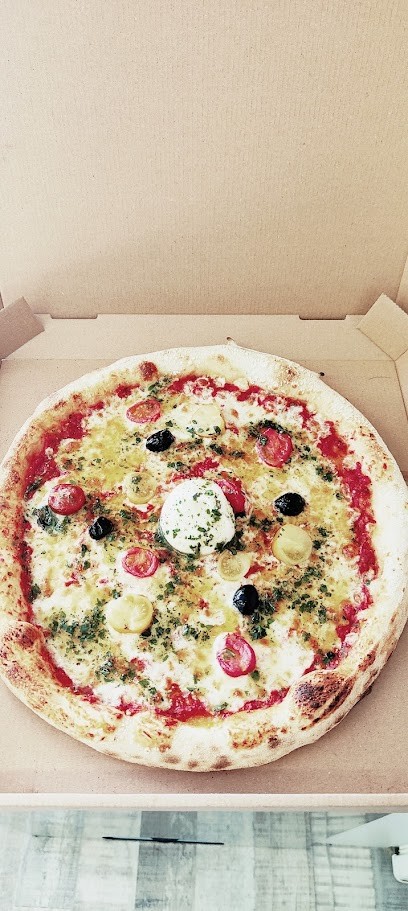 PRONTO PIZZA 05 La Fare En Champsaur Parking Face Au Monument Napoléon, Pizzeria à Saint-Bonnet-en-Champsaur