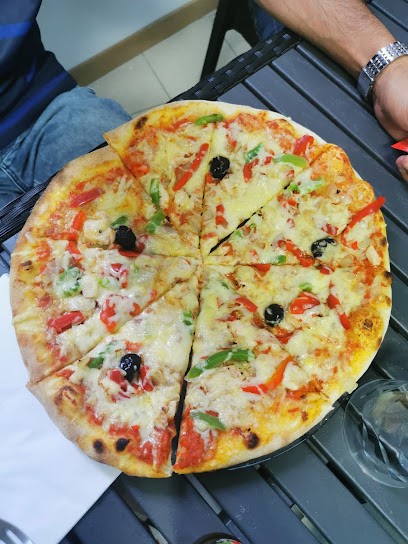 Nonna Pizza StMitre Les Remparts, Pizzeria à Saint-Mitre-les-Remparts
