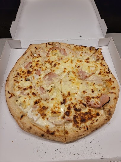 Wilki pizza remorque, Pizzeria à Polliat