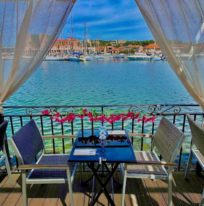 Restaurant L'hydravion Martigues, Pizzeria à Martigues