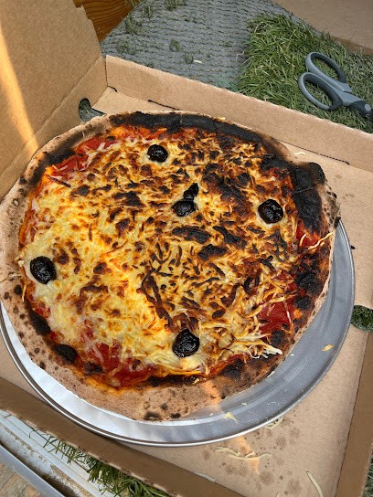Just Queen, Pizzas à Emporter à Moissey