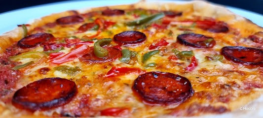 Pizza Nell Au Feu De Bois, Pizzas à Emporter à Saint-Paul-Cap-de-Joux